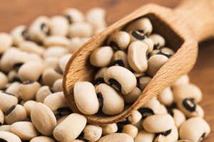 Black-eye-beans_shutterstock_291207809.jpg